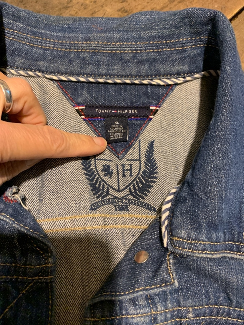 Tommy Hilfiger Medium Blue Denim Trucker Jacket - 100% Cotton - Picture 4 of 13